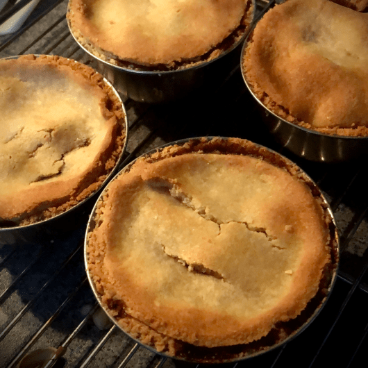 INDIVIDUAL STEAK & KIDNEY PIES