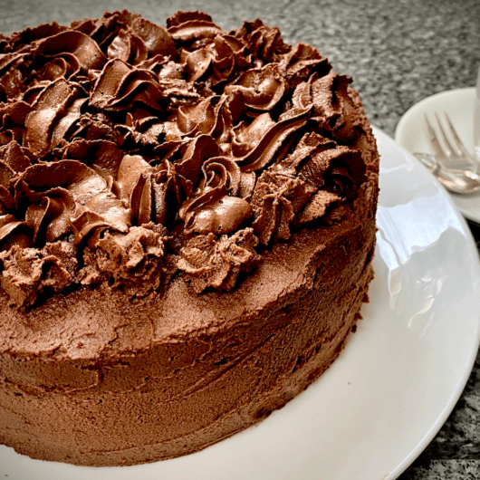 OOEY-GOOEY CHOCOLATE FUDGE CAKE