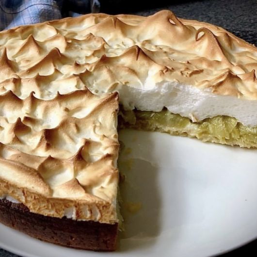 GERMAN RHUBARB MERINGUE PIE