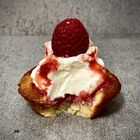 RASPBERRY CHEESECAKE CUPS