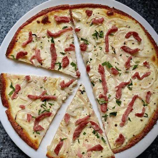 KETO FLAMMKUCHEN